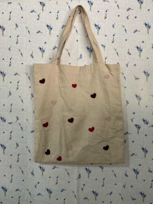 Heart tote bag
